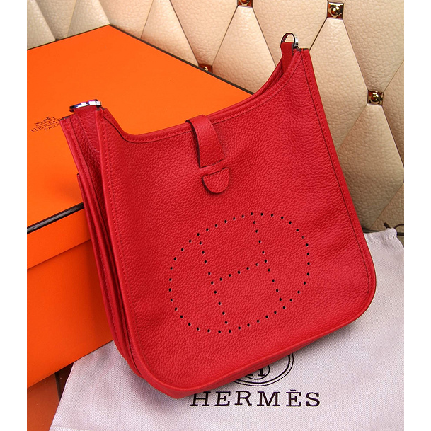 Evelyne leather crossbody bag Hermès Red in Leather - 35101883