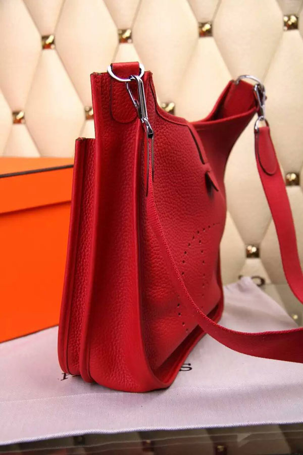 Evelyne leather crossbody bag Hermès Red in Leather - 24598093