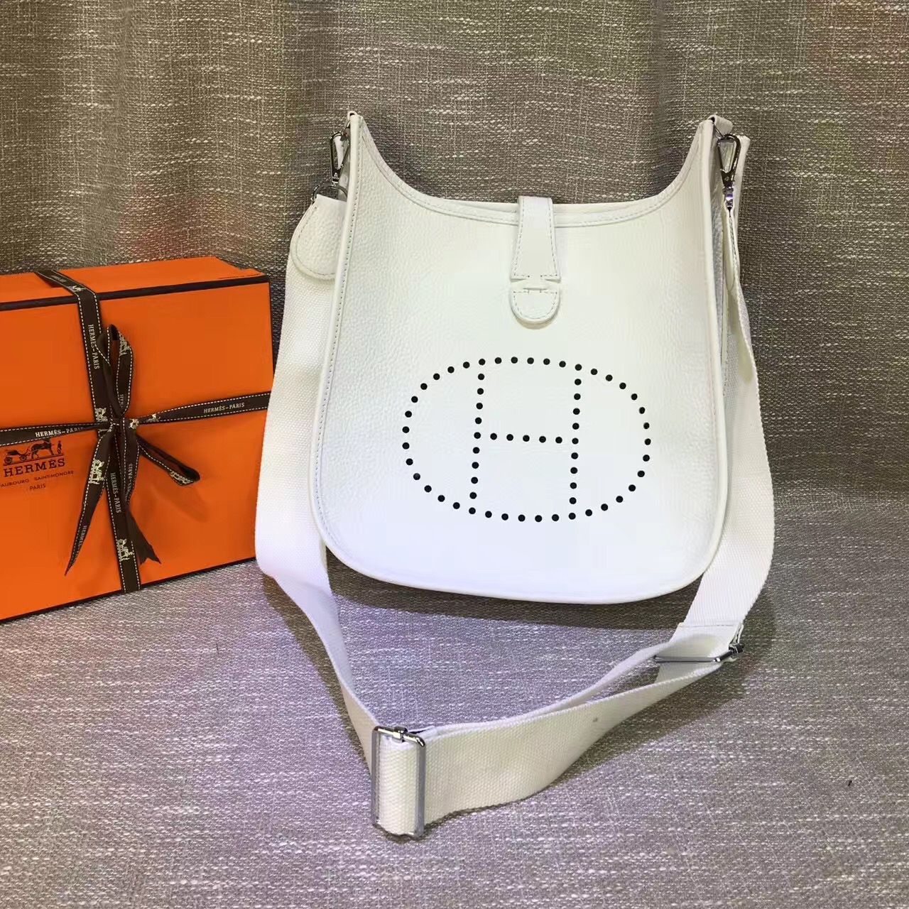 hermes evelyne white