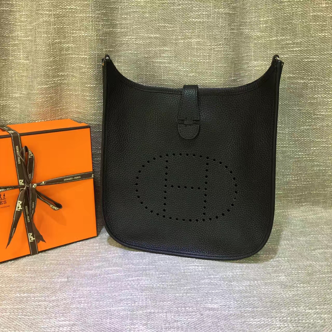 hermes crossbody black